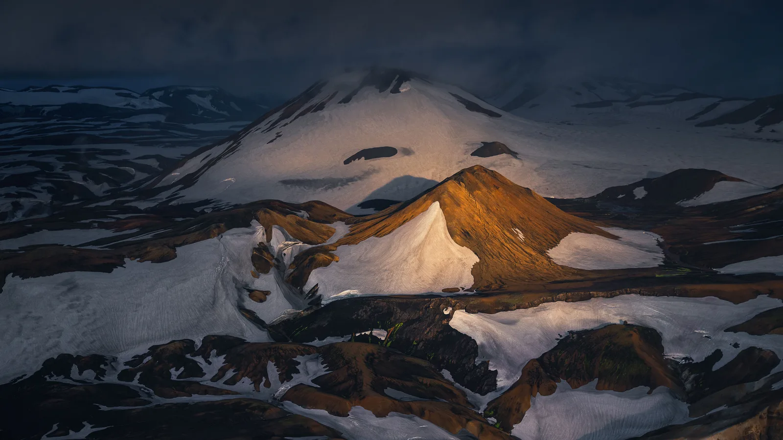 Iceland Landscape Mountains Sunset 4K Nature Wallpaper