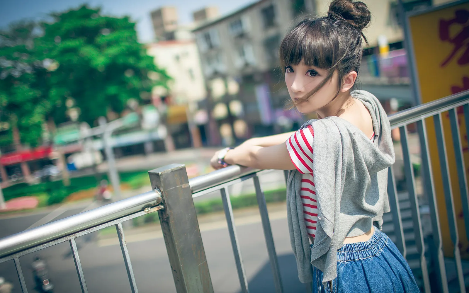 Woman HD Portrait Wallpaper