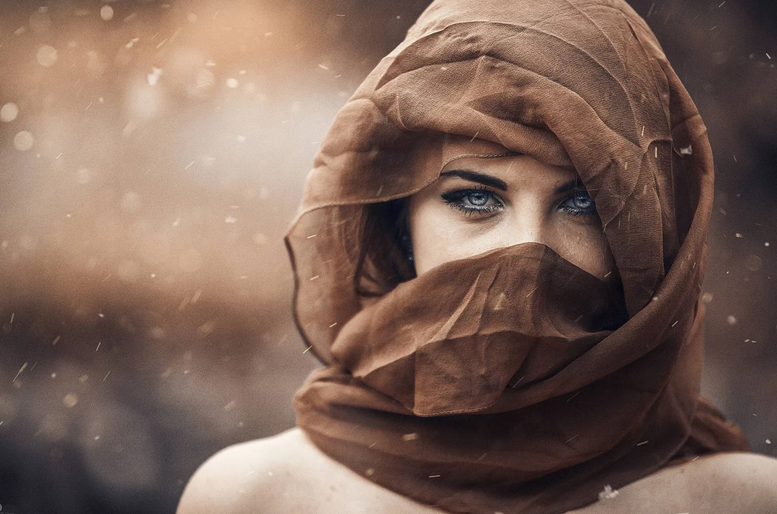 Woman HD Portrait Wallpaper