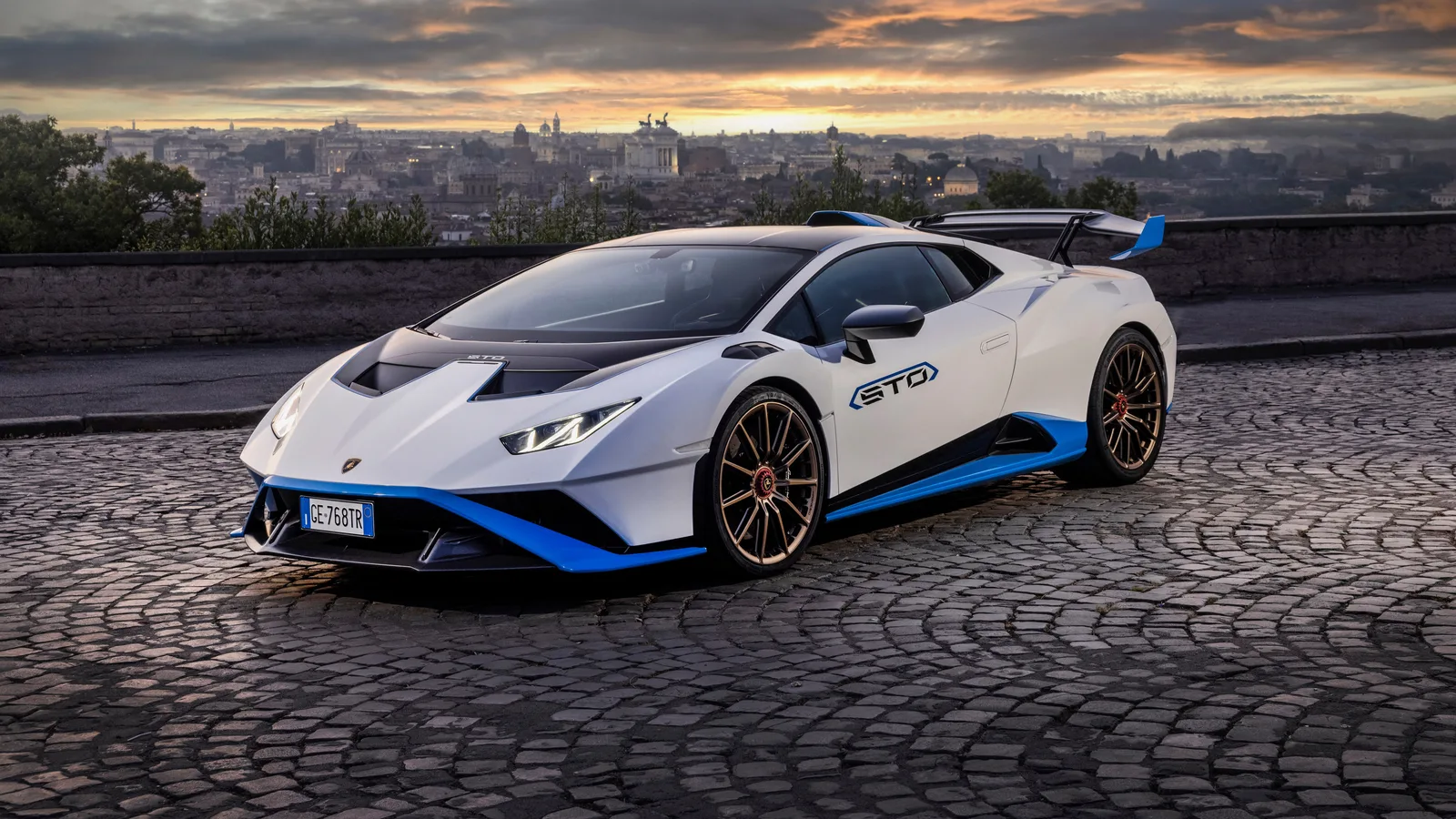 Lamborghini City Car Sports Car 4K Creative Wallpaper